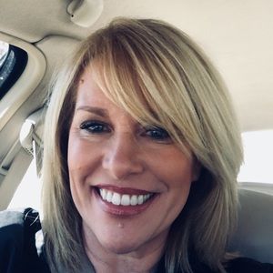 Meet your Posher, Dana